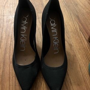 COPY - These are black Calvin Klein pointed toe pumps! Size 7 1/2